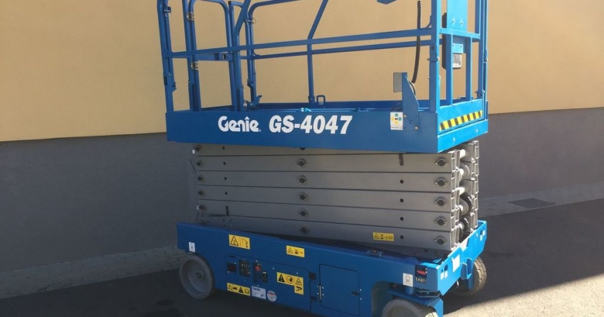 Nůžková plošina GS 4047