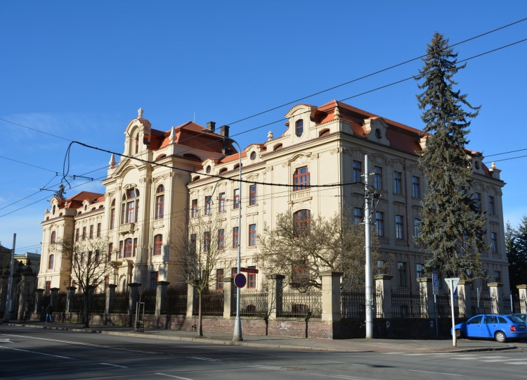 Obchodní akademie Hradec Králové